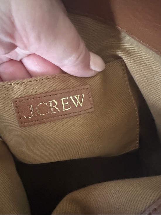 Very good condition J Crew bag with 2 bag charms - Picture 2 of 14